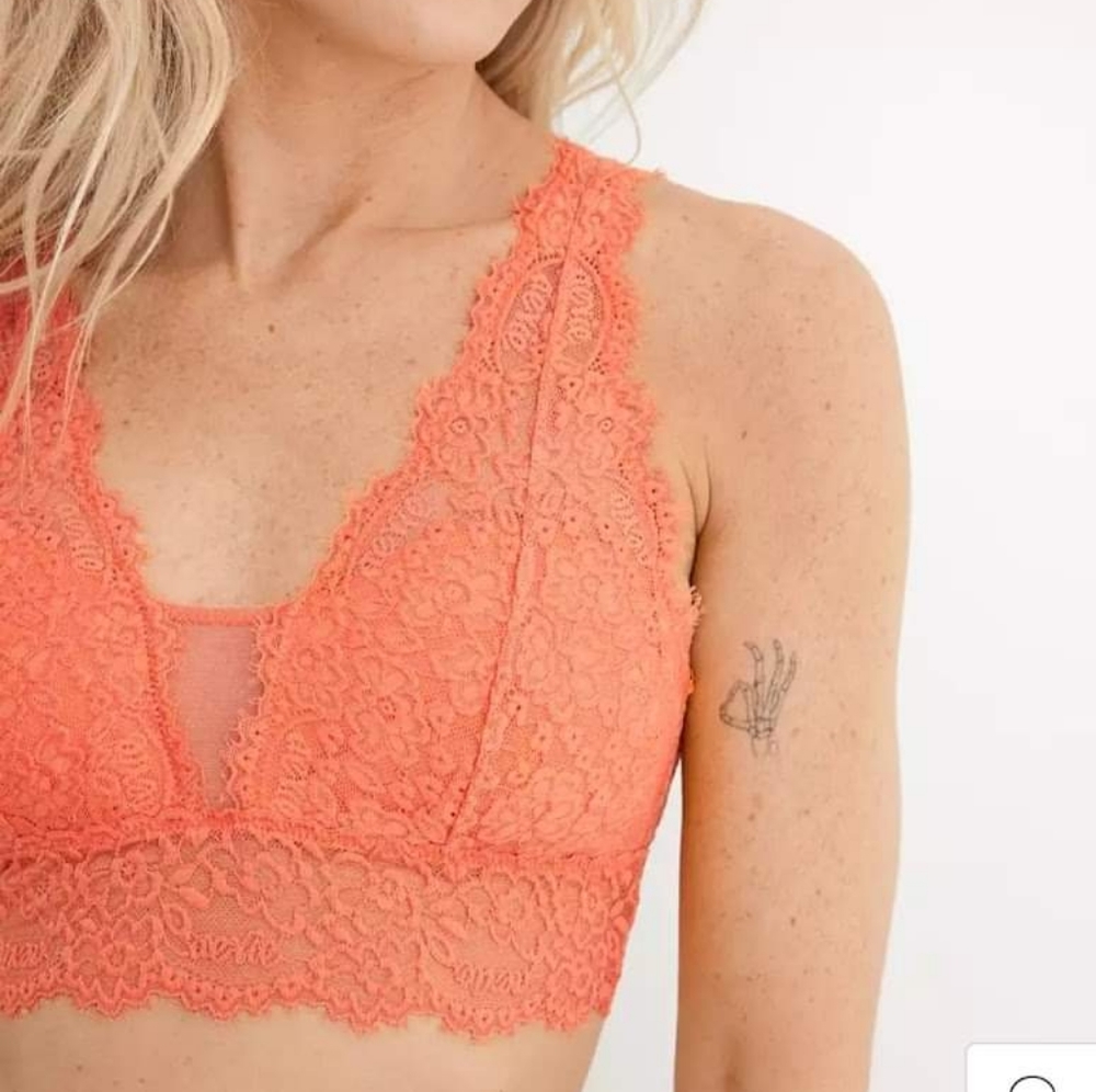 ▫️peach lace bralette▫️